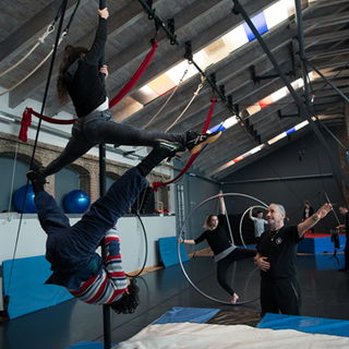 spettacolo di circo contermporaneo