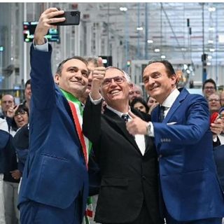 Stellantis e crisi auto, Lo Russo: "Non rifarei il selfie-boomerang con Tavares" Stellantis e crisi auto, Lo Russo: "Non rifarei il selfie-boomerang con Tavares"