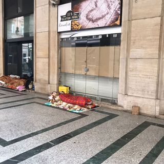senza tetto nel centro di torino