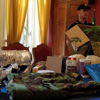Madonna di Campagna: maxi sequestro di marijuana, 2 arresti