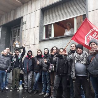 Aurora, bloccato lo sfratto di una famiglia in Via Aosta