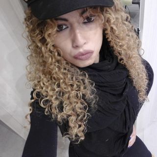 A Pinerolo si è spenta la stella di Shakira, la bella barista del Caffè Centrale