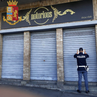 Sigilli alla discoteca “Spazio Dora”: sospesa dal questore la licenza di pubblica sicurezza