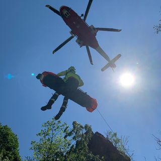 Almese, il Soccorso Alpino porta in salvo escursionista caduto alla Goja del Pis