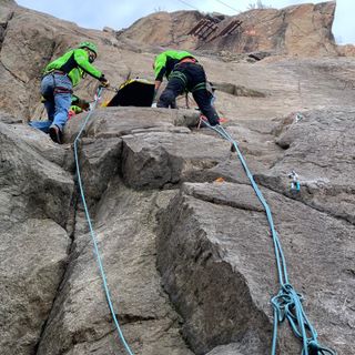 Il Soccorso Alpino porta in salvo scalatrice caduta durante un'arrampicata alla falesia di Montestrutto