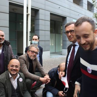 sostenitori lo russo in attesa