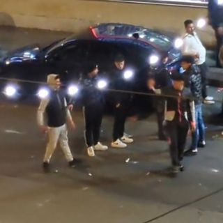 Una festa in un locale in corso Giulio è proseguito in strada: sul posto le Forze dell'ordine