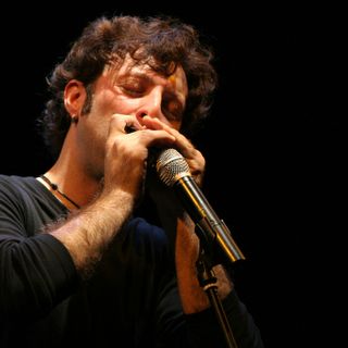 Ciao Luigi, ciao: un recital per gli 80 anni di Tenco, tra musica e malinconia