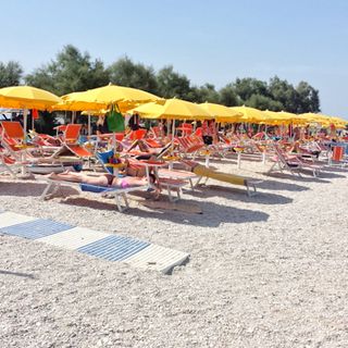 Nichelino, al via le iscrizioni per i soggiorni marini estivi per over 55 in Toscana e Romagna