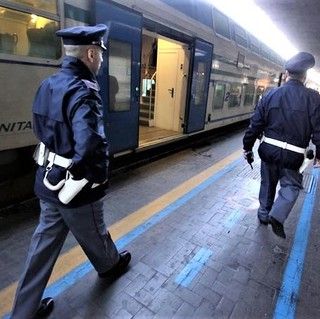 Cinque ore sul Ventimiglia-Torino, in &quot;ostaggio&quot; di una settantina di ragazzini senza biglietto (VIDEO)