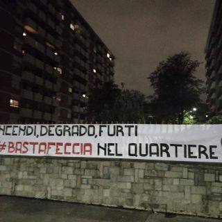 CasaPound denuncia con uno striscione degrado e vandalismo in corso Cosenza