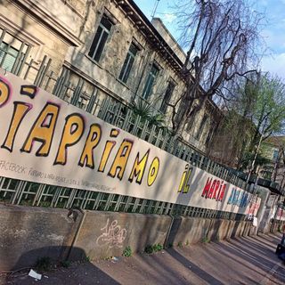 Striscioni per il Maria Adelaide