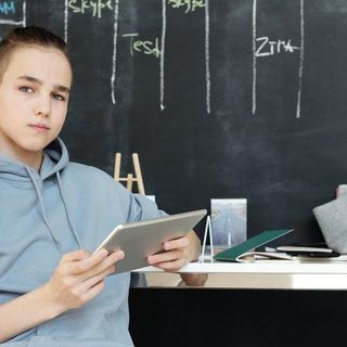 A Torino nasce “TuttiConnessi”: al via la raccolta solidale di strumenti informatici  per gli studenti in difficoltà