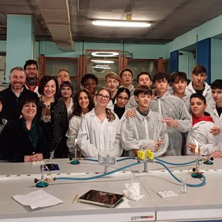 Istituto Luigi Casale, visita del vicesindaco metropolitano Suppo alla scuola che forma i chimici del futuro