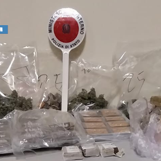 Nove kg di droga e una pistola sequestrati dalla polizia: arrestati due giovani