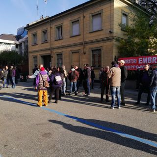 Embraco, comincia la lunga giornata per i lavoratori di Riva di Chieri