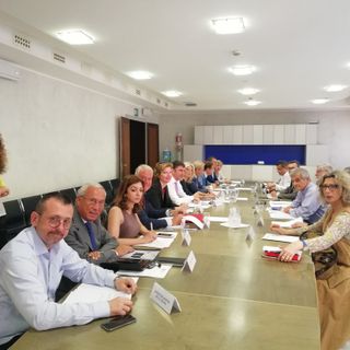 Chiamparino a confronto coi parlamentari piemontesi sulle infrastrutture della regione: all'esterno protesta No-Tav