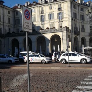 taxi parcheggiati