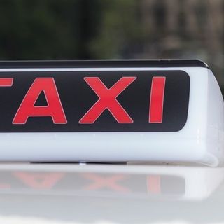 Esposto alla Procura dell'associazione As.Tu.Ta: &quot;Gli abusivi ormai sono quanti i taxisti con licenza, basta concorrenza sleale&quot;