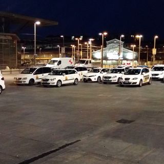 Flash-mob dei tassisti torinesi: &quot;Lottiamo per il nostro lavoro e contro l'abusivismo&quot;