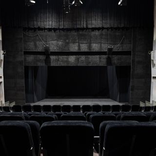 Il Teatro Astra mostra il dietro le quinte: il pubblico invitato a &quot;sbirciare&quot; le prove di 'Processo Galileo'