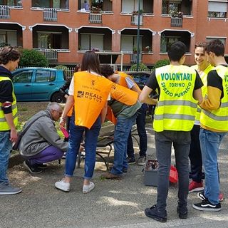 Parella, risistemate le panchine di Corso Telesio [FOTO]