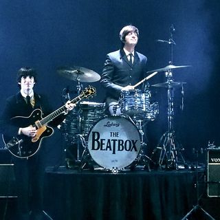 Sul palco dopo il G7 per cantare pace e amore: tornano i Torino Beatles Days