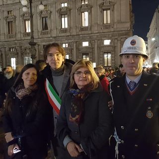Nichelino presente ieri sera a Milano alla manifestazione di solidarietà per Liliana Segre