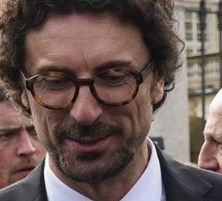 Tav, Toninelli: &quot;Oggi analisi costi-benefici a Di Maio e Salvini: opera regionale&quot;. Chiamparino replica ironico: &quot;Fatta per portare toma della Val di Susa più velocemente&quot;