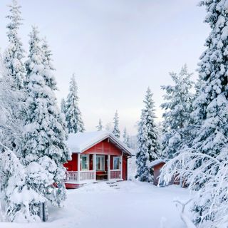 Consigli per una manutenzione efficace delle case di legno durante l’inverno