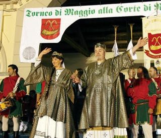 Cuorgnè propone un tuffo nel Medioevo con il 'Torneo di Maggio alla corte di Re Arduino'