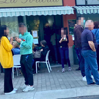 Aperta nonostante l'ordine di chiusura della Prefettura: continuano gli assembramenti della Torteria di Chivasso