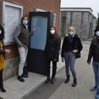 Inaugurato al cimitero di Nichelino il totem digitale che aiuta a trovare dove sono sepolti i propri cari