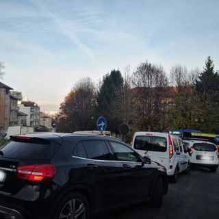 Traffico in tilt sulla collina torinese: auto bloccate tra Villa della Regina e corso Lanza
