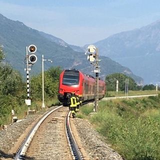 Ferrovie, anziana investita di striscio dal treno Torino-Aosta: tratta momentaneamente sospesa