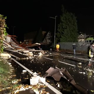 Cafasse, chiusa oggi la scuola media devastata ieri sera da una tromba d'aria (VIDEO)