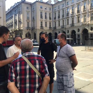 A Torino la frustrazione dei dipendenti Tundo: &quot;Cassa integrazione al 40%, facciamo la fame&quot; [VIDEO]