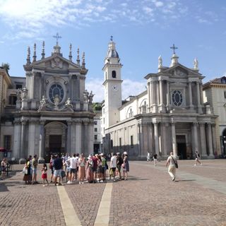 turisti in piazza San Carlo