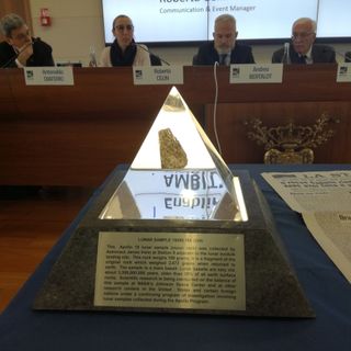 A Torino c'è un pezzo di Luna (nel vero senso della parola) per festeggiare i 50 anni di Apollo 11 A Torino c'è un pezzo di Luna (nel vero senso della parola) per festeggiare i 50 anni di Apollo 11