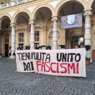 Adesivi anti schwa, l'appello di UDU a Unito: &quot;Revocate gli spazi e i contributi a FUAN&quot;