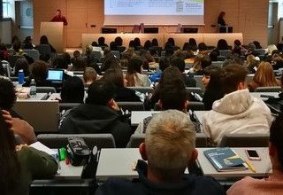 Costretta all'immobilità dalla nascita, la lezione di vita della 14enne agli studenti del Master dell'Università di Torino