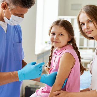La prevenzione contro l'influenza va di fretta: a Torino e provincia quasi 306mila le persone già vaccinate