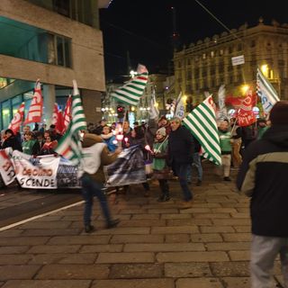 Manifestazione dei sindacati nelle vie del centro di Torino Manifestazione dei sindacati nelle vie del centro di Torino