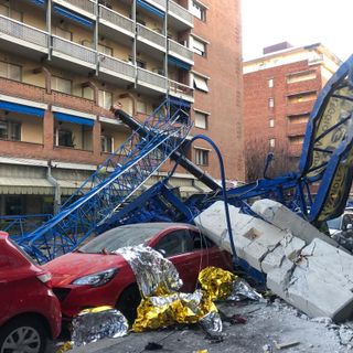 gru crollata in via Genova