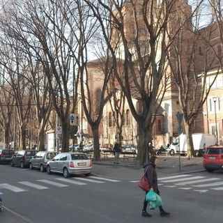 La chiesa della Salute e la piazza confinante