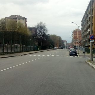 In via Val della Torre le auto sfrecciano ad alta velocità: &quot;Inserire dissuasori o passaggi pedonali rialzati&quot;