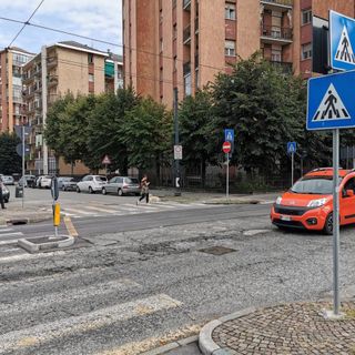 L'incrocio tra via Valenza e via Genova sarà messo in sicurezza: in arrivo la zona 30