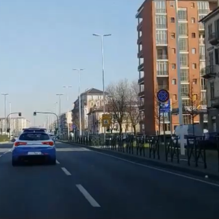 Campus Einaudi, trova un portafogli con 1.720 euro e lo riconsegna alla Polizia [VIDEO]