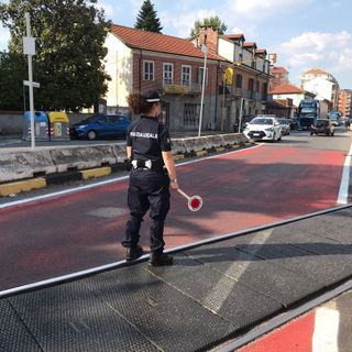 vigilessa passaggio a livello nichelino