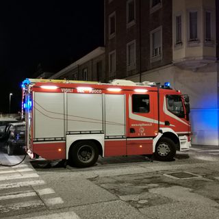 Incendio vicino al Maria Vittoria domato dai Vigili del Fuoco dopo alcune ore di intervento